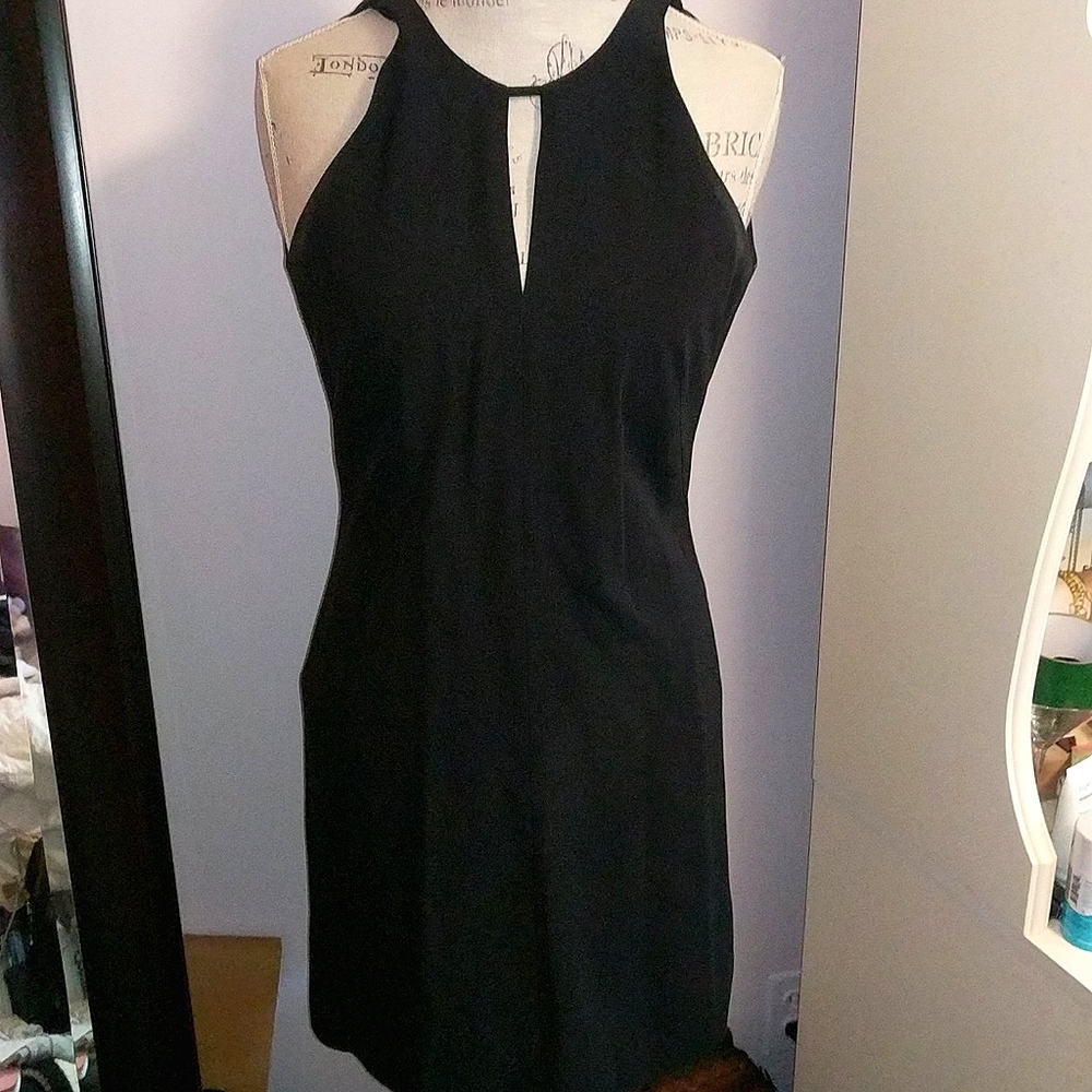 Black sleeveless dress with cutout